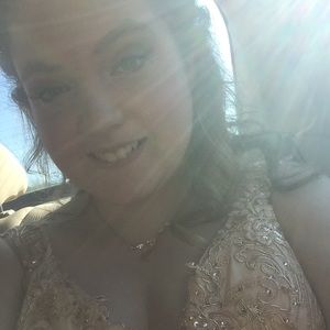 Meet your Posher, Cassandra